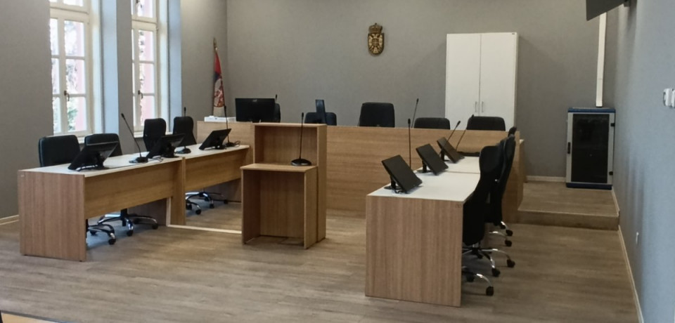 Правноснажним решењем кривичног већа Вишег суда у Нишу, Посебног одељења за сузбијање корупције укинут је притвор против окр. Д.С. и окривљеној је одређена мера забране напуштања стана, без одобрења суда, без примене електронског надзора.